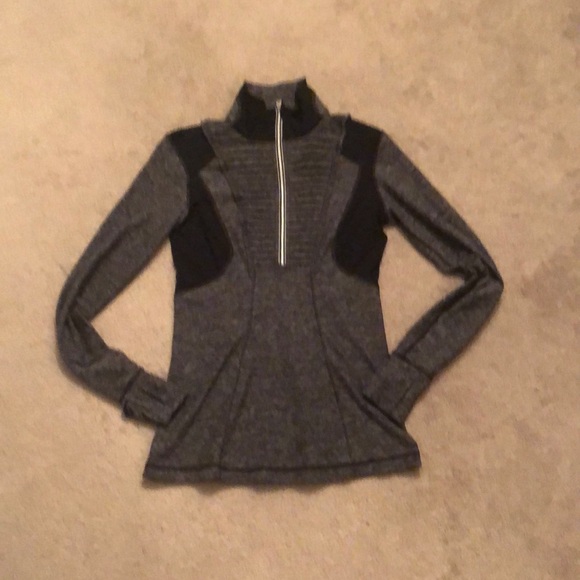 Lulu lemon women’s zip up sports sweater. - Picture 6 of 8